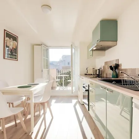 Air-conditioned With A Small Furnished Terrace In The Center